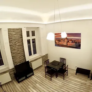  Apartment Homelike Luxury Flat On Gyulai Pal
